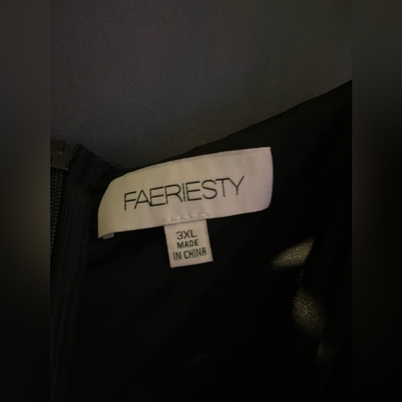 Long black dress - Picture 5 of 7